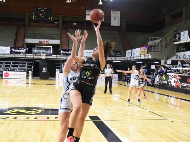 Derrota de Estudiantes en su debut como local en el Pre-Federal